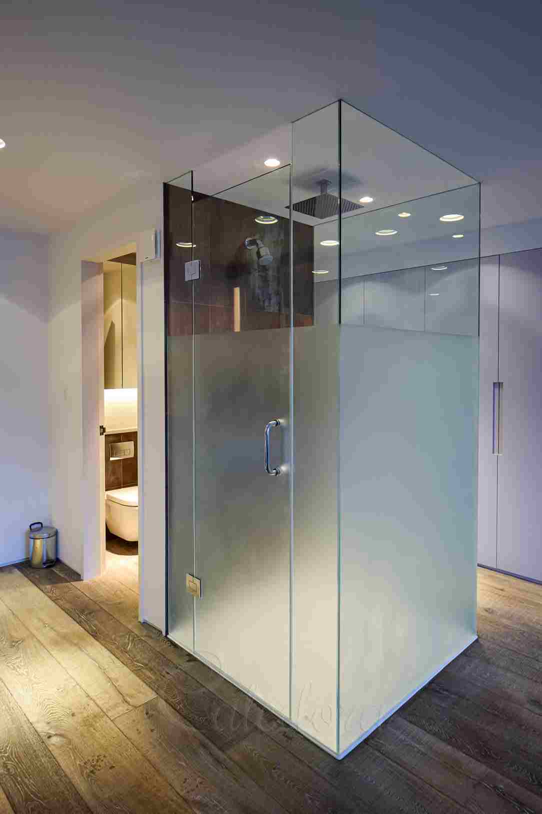 Frosted Glass Shower Enclosure: Enhance Bathroom Privacy